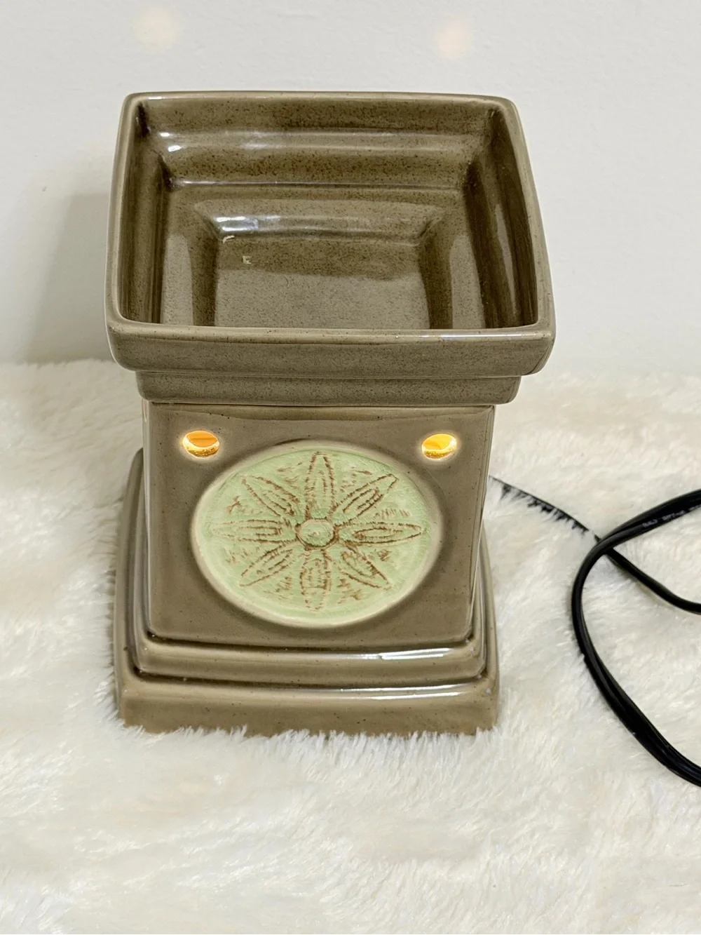 Scentsy Ceramic Home Accent Warmer in Olive Green